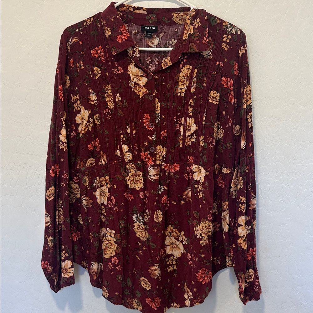 Torrid‎ Burgundy Floral Blouse women’s size 00 long sleeve collar blouse cottage